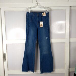 Sincerely Jules High Rise Flare Size 9/29 NWT Seams Center Back Raw Hem Retro
